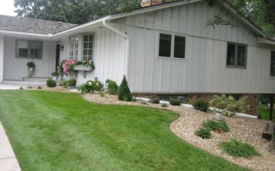 Front Foundation Landscape Installed in Edina