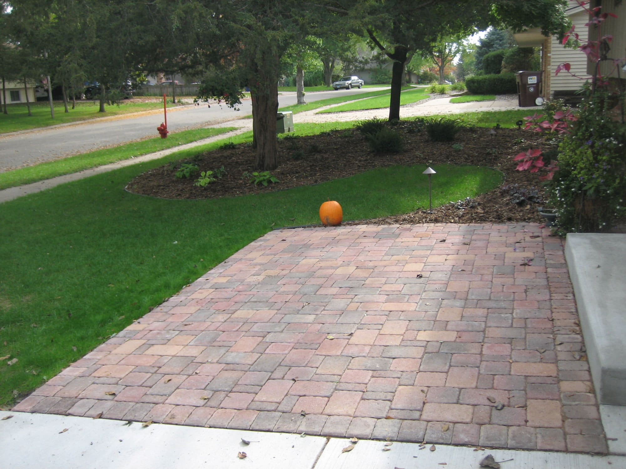 Borgert Cobble Autumn Blend Paver Patio