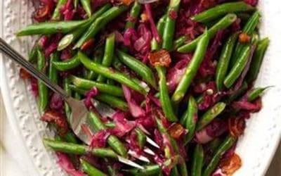 Sauteed Green Beans with Red Cabbage and Bacon