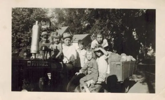 Wayne, Jeanie, Charlie Reuger, Jose, Doris Reuger, Marilyn and Yvonne