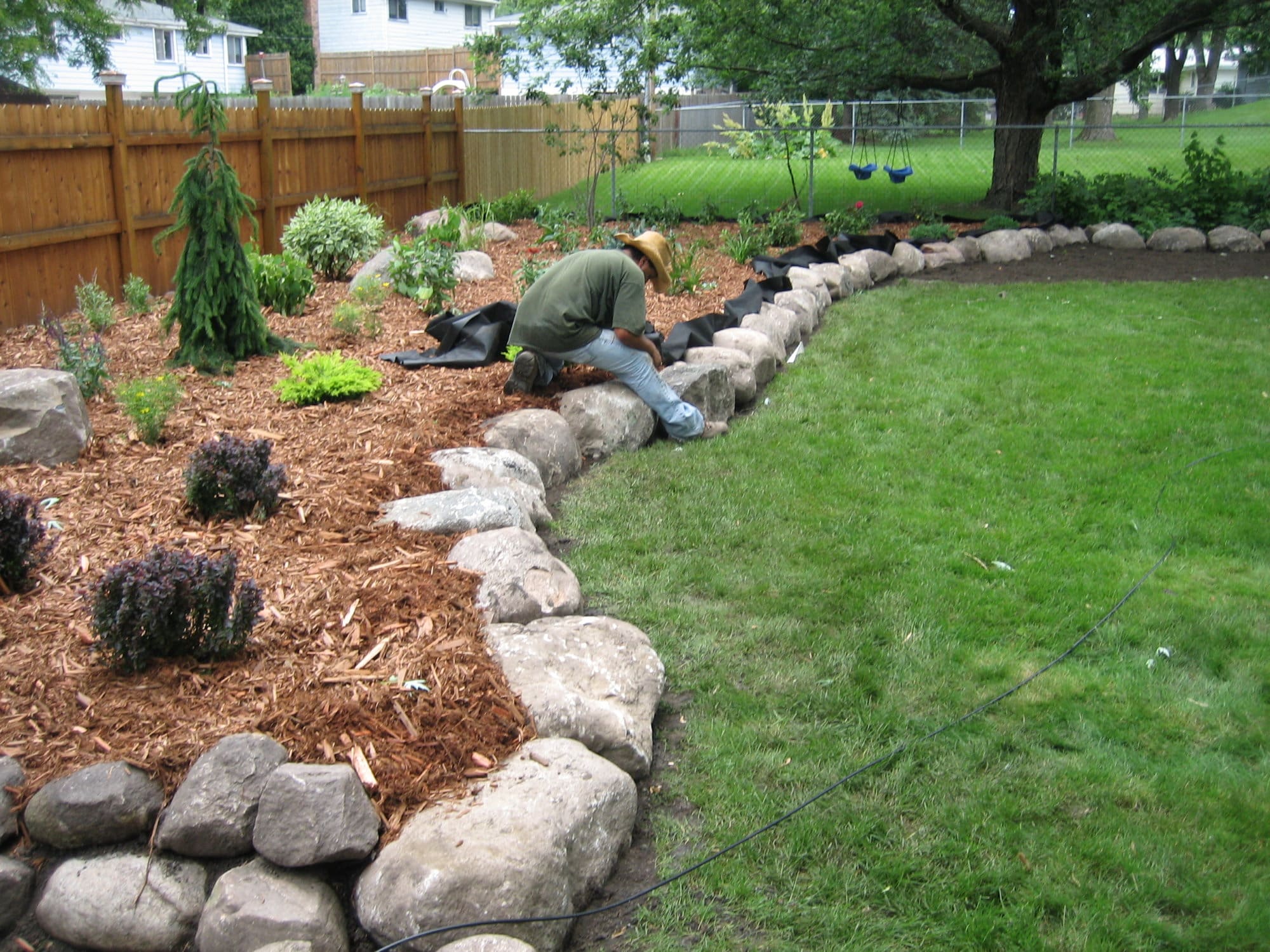 Fieldstone Boulder Wall & Planting Bed