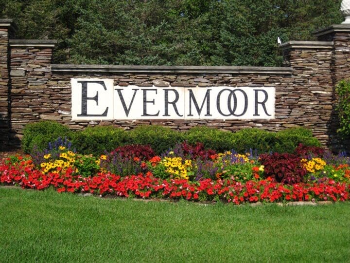 Pahl's Commercial Flower Planting in Rosemount Pahl's Market Apple